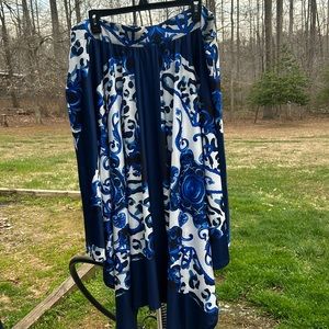Jagged edge skirt blue and white size 2 skirt